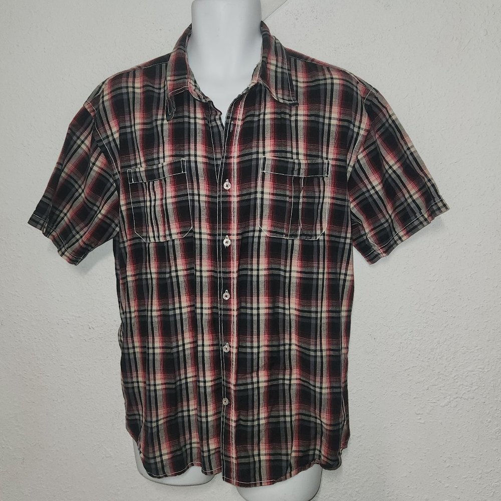 Outlooks stylish classic check design button down shirt in size XL
